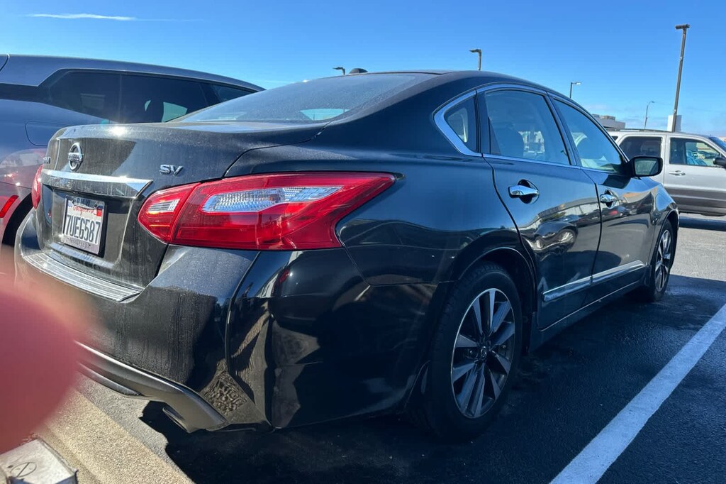 Used 2016 Nissan Altima 2.5 SV Sedan