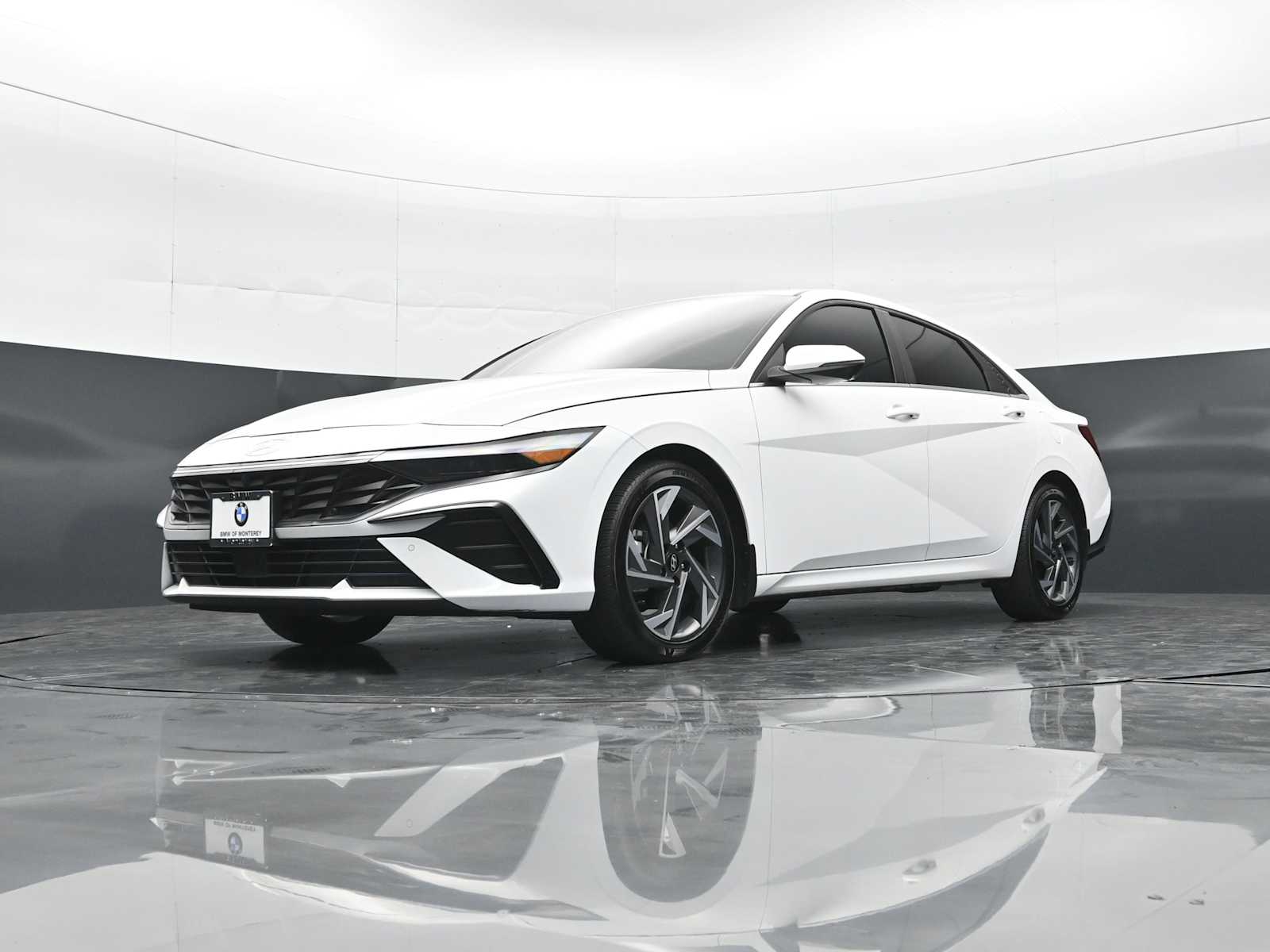 2024 Hyundai Elantra Limited - Photo 25