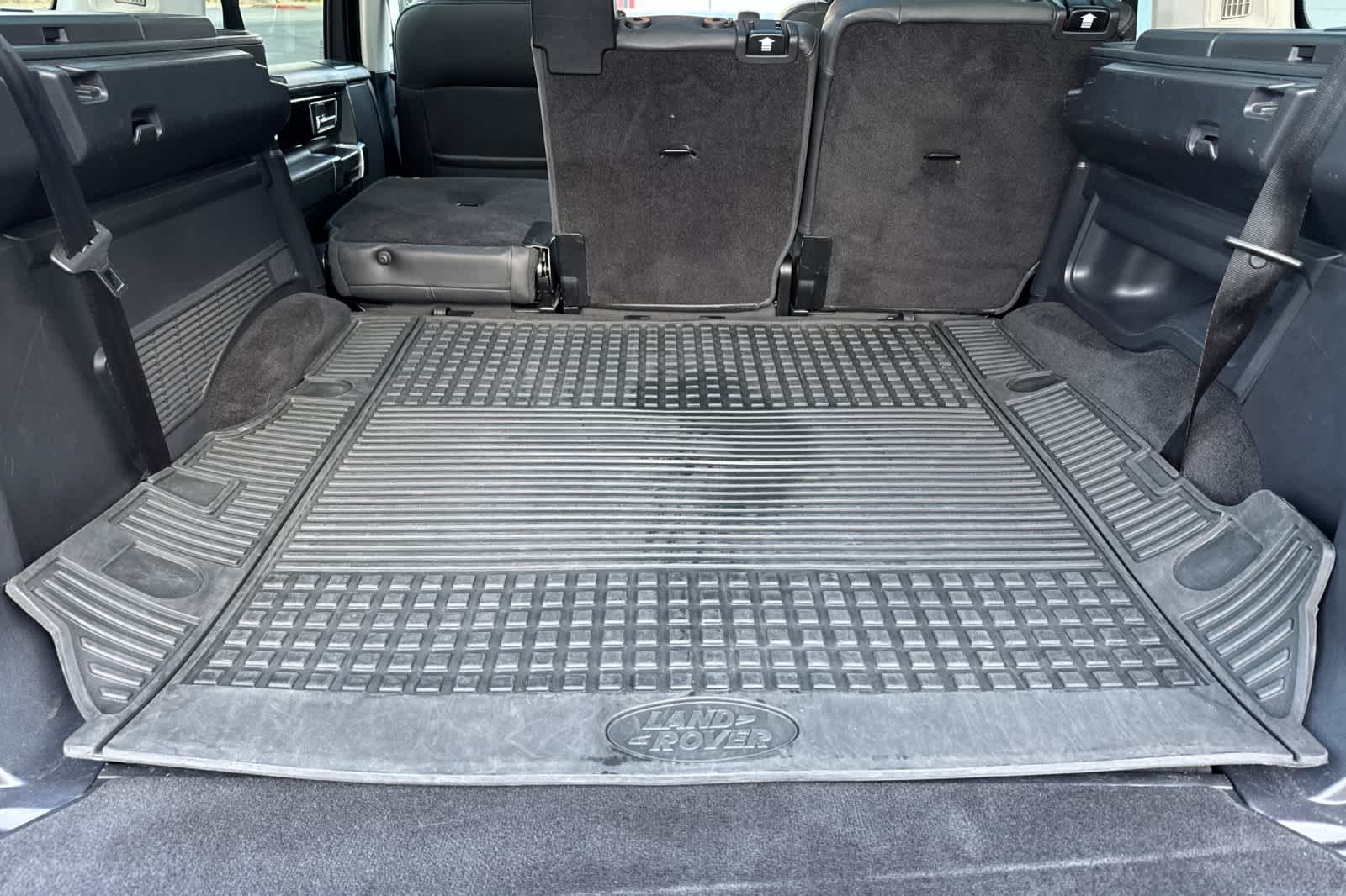 Thumbnail: 2016 Land Rover LR4 - 16