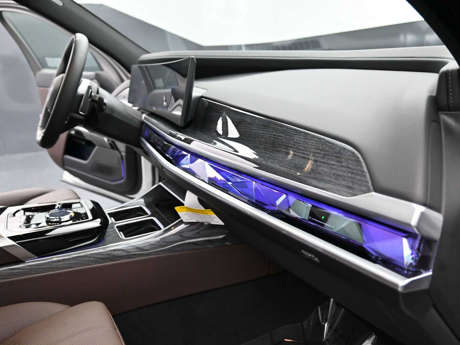 Thumbnail: 2025 BMW 7 Series - 16