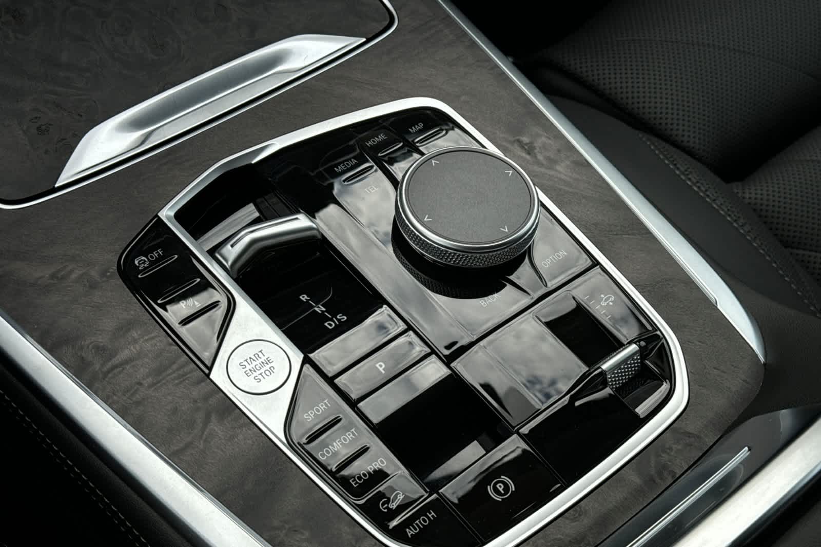 Thumbnail: 2026 BMW X7 - 22