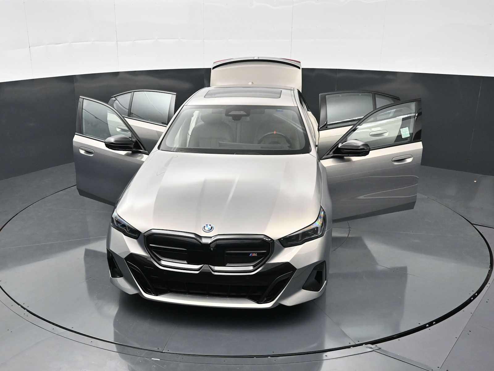 2024 BMW i5 M60 - Photo 33
