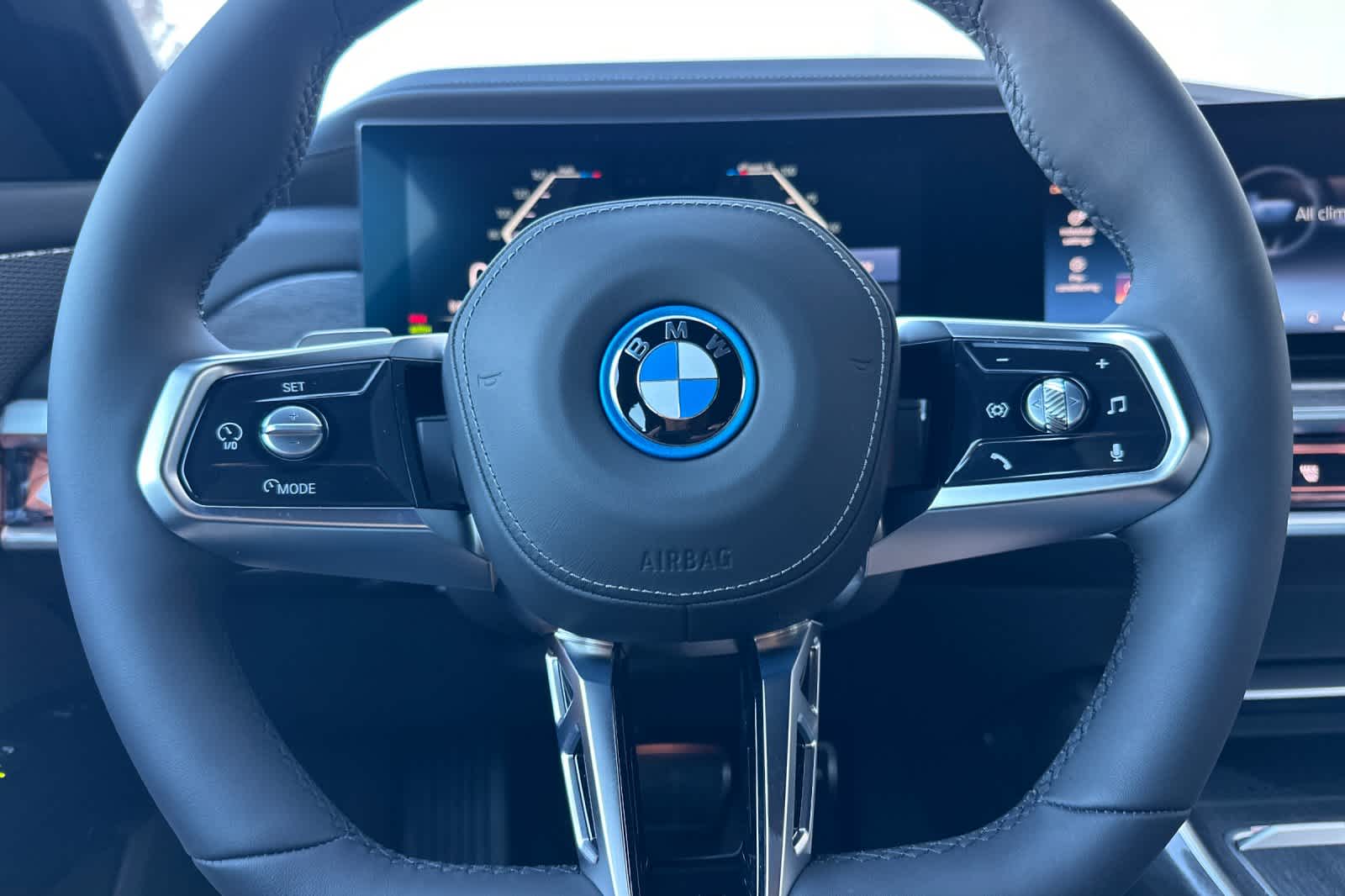 Thumbnail: 2025 BMW i7 - 25