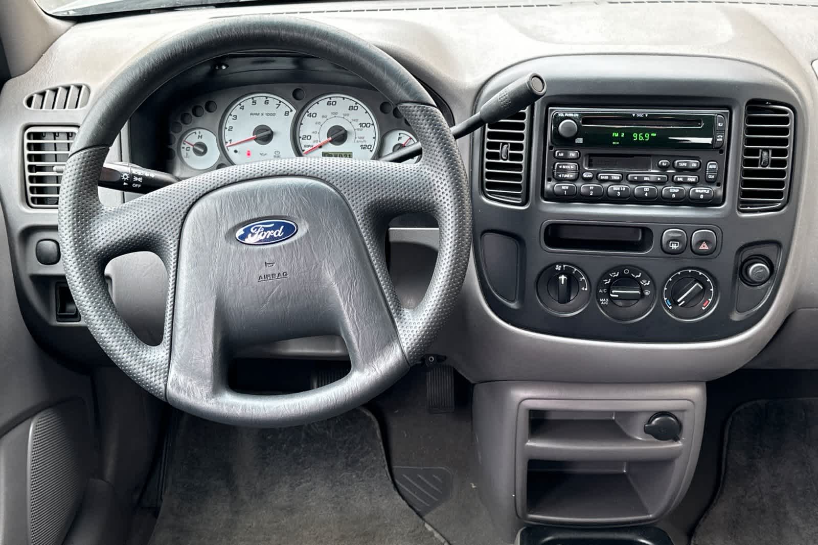 Thumbnail: 2002 Ford Escape - 15