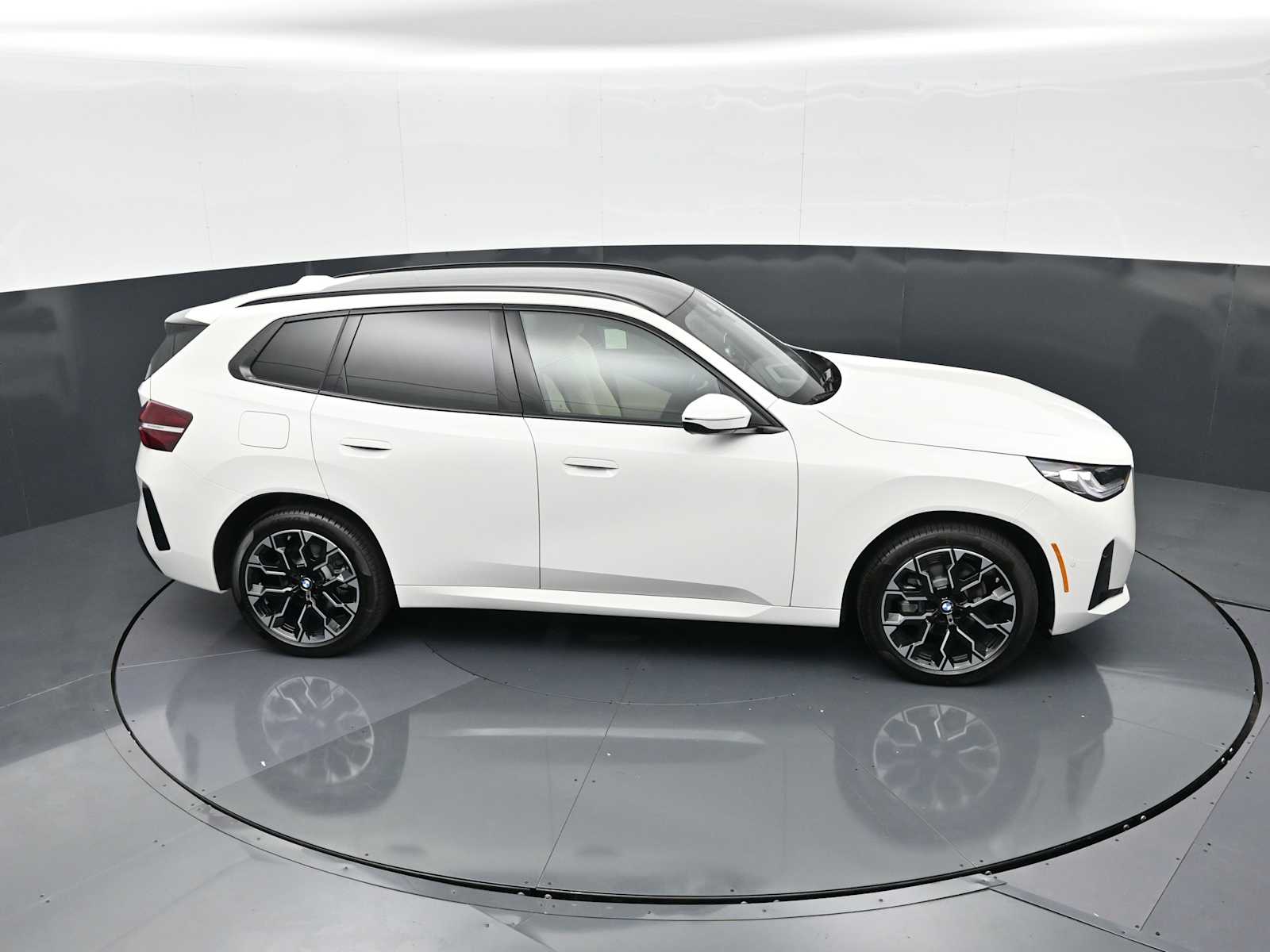Thumbnail: 2026 BMW X3 - 20