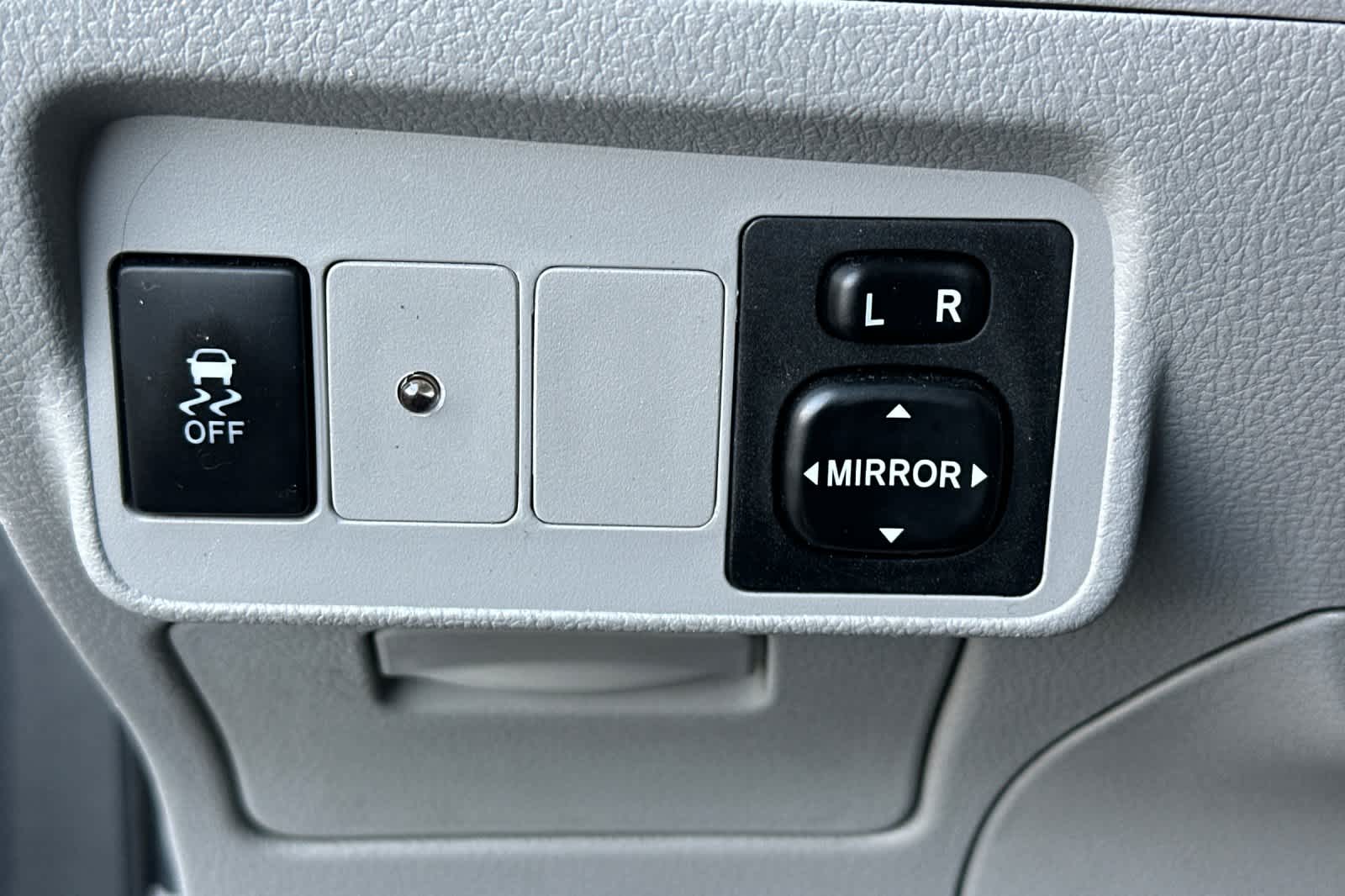 Thumbnail: 2011 Toyota Corolla - 26