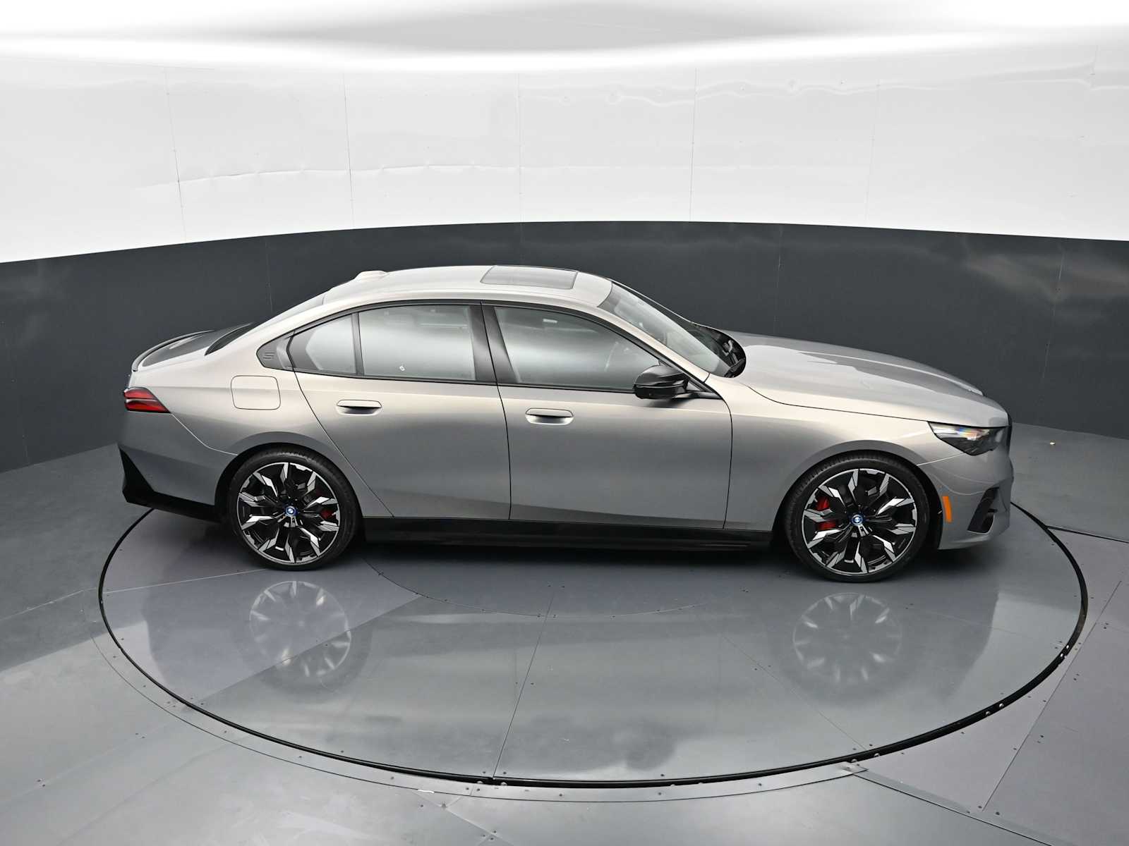 2024 BMW i5 M60 - Photo 20