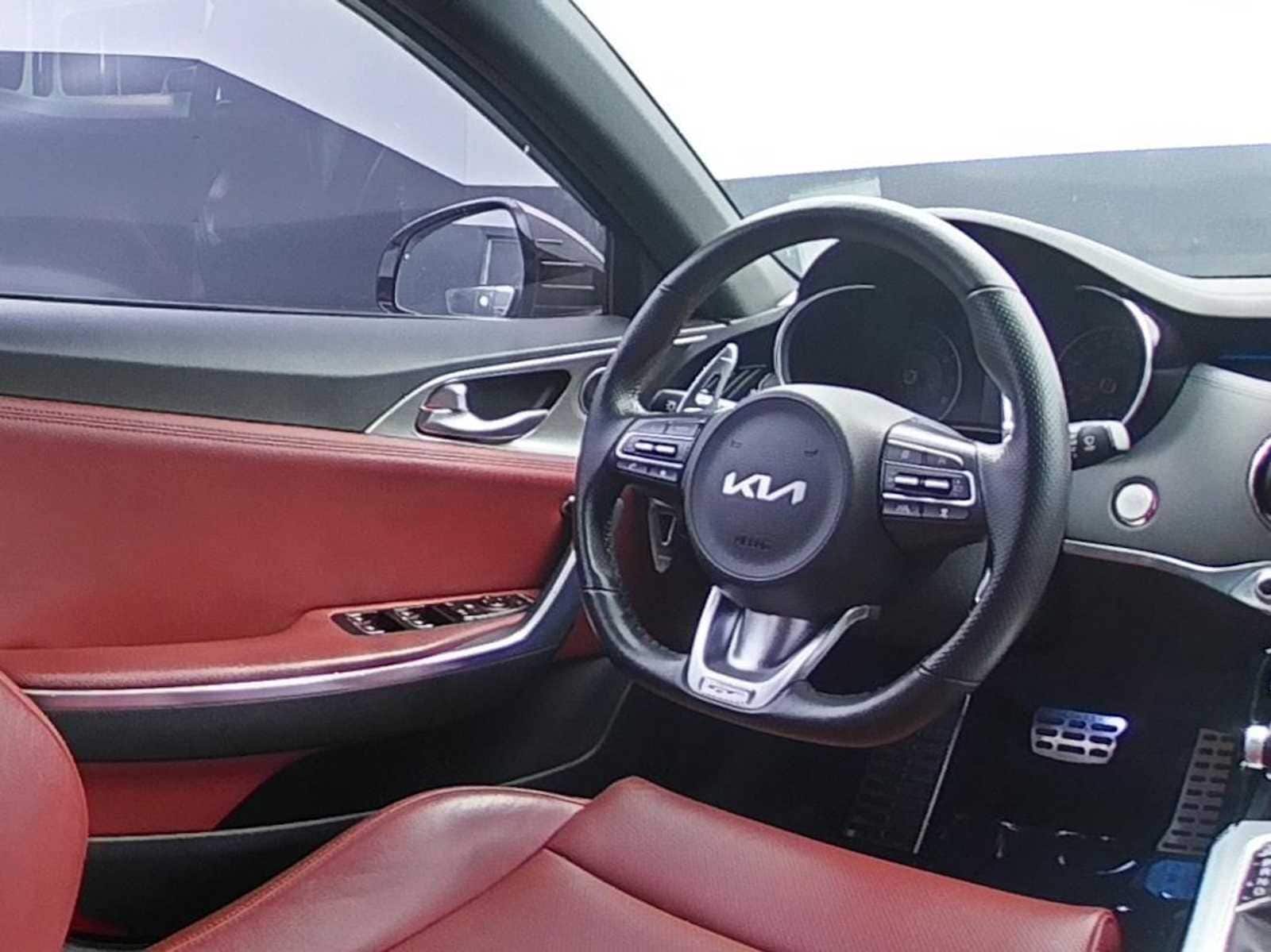 2022 Kia Stinger GT1 - Photo 27