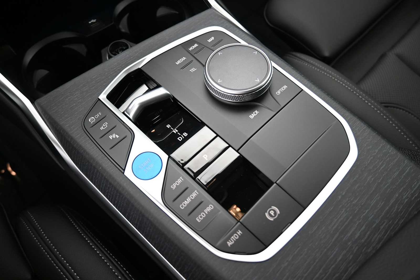 Thumbnail: 2026 BMW i4 - 12