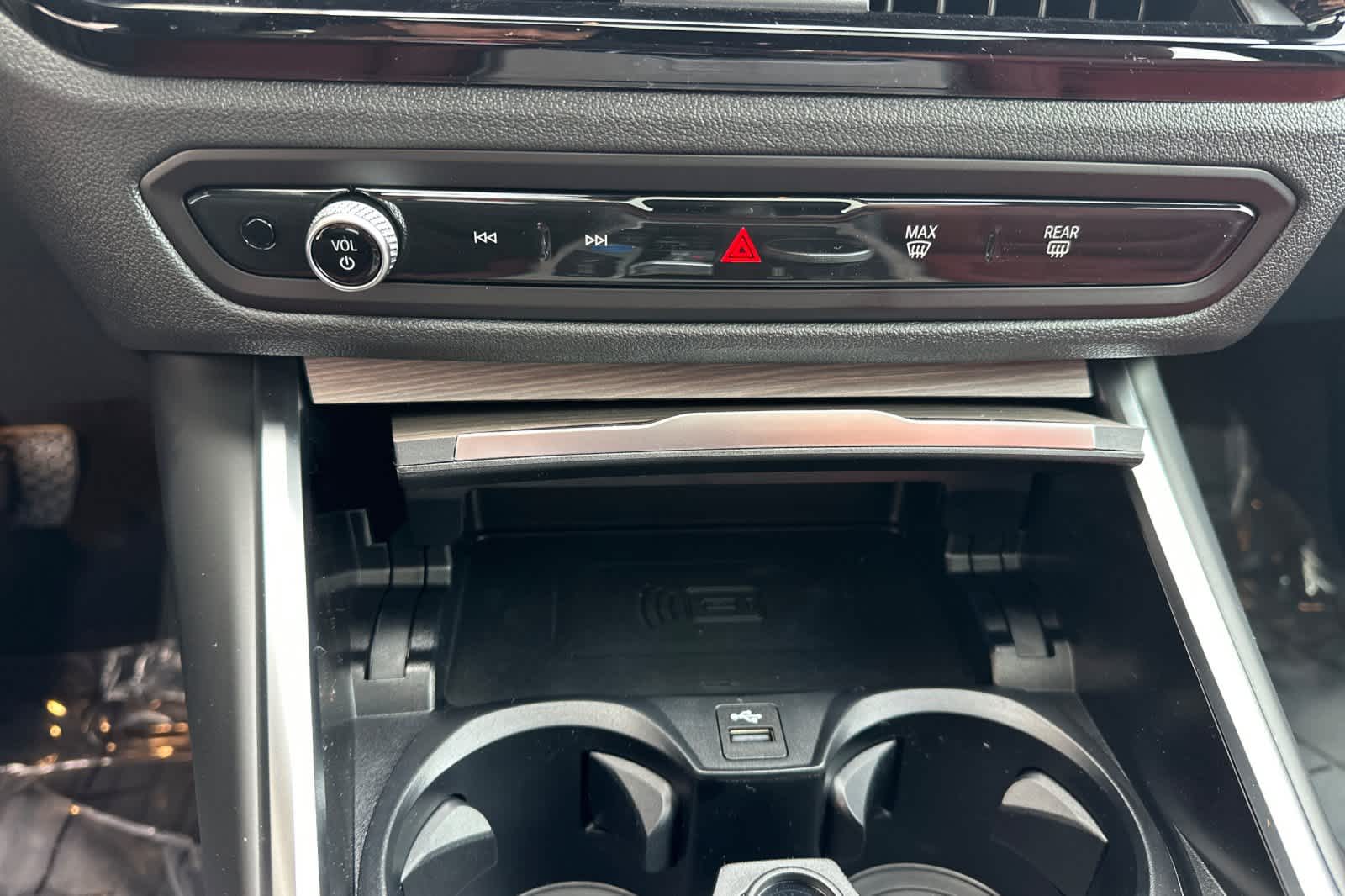 Thumbnail: 2026 BMW i4 - 24