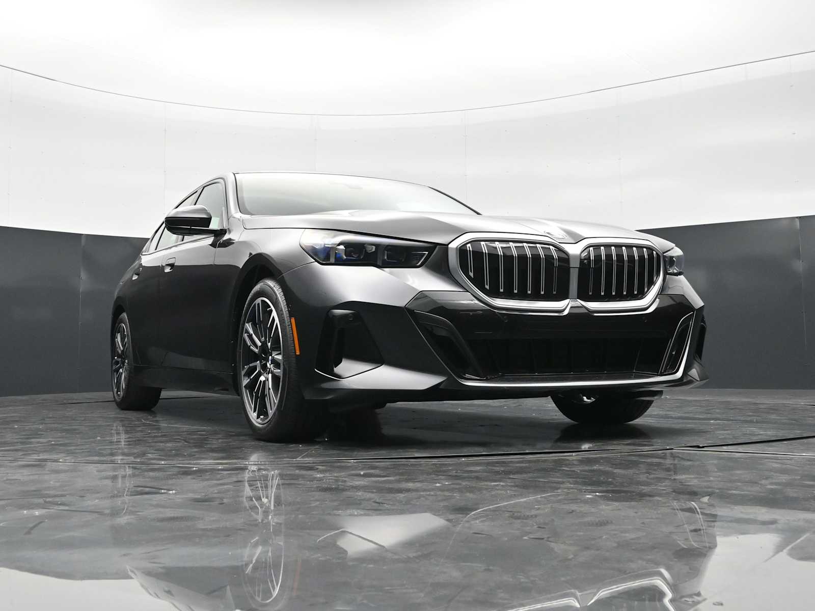 Thumbnail: 2026 BMW 5 Series - 27