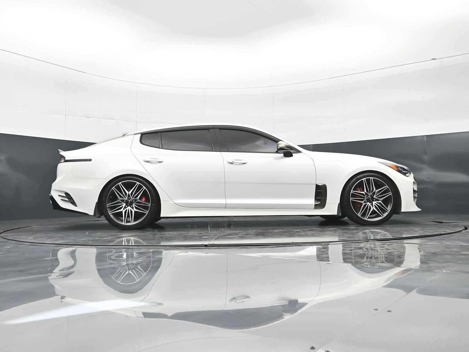 2022 Kia Stinger GT1 - Photo 45