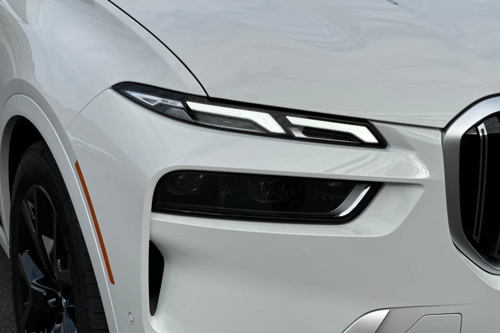 Thumbnail: 2026 BMW X7 - 30