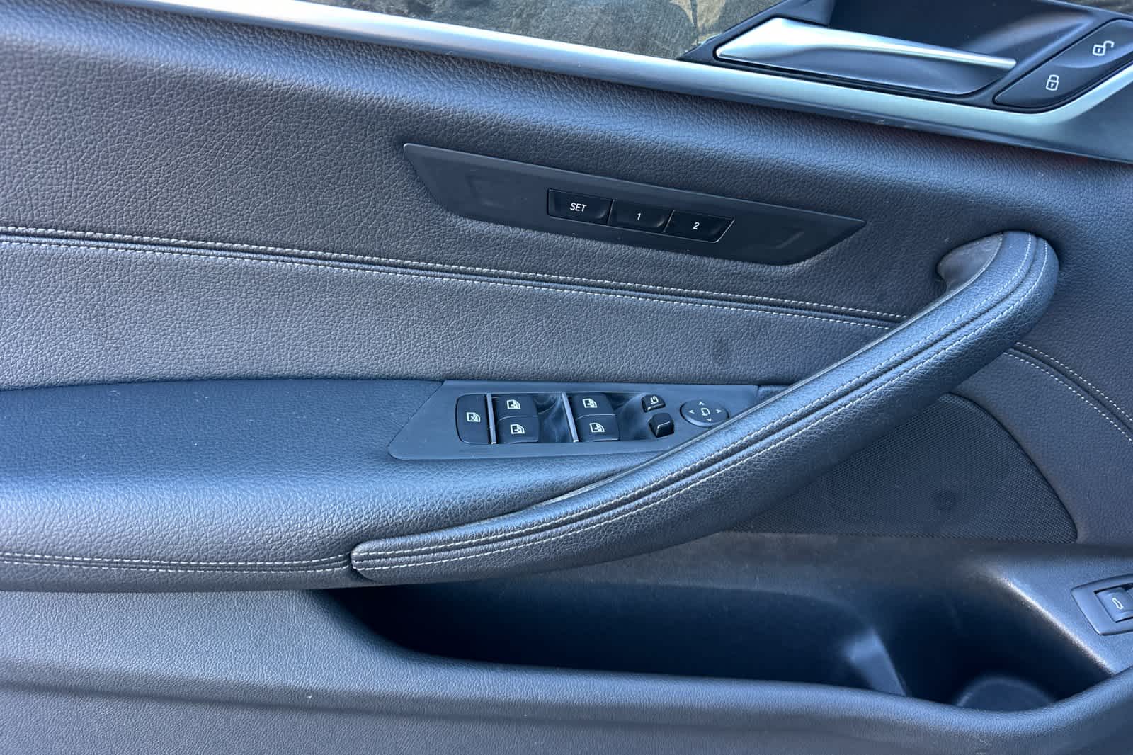 Thumbnail: 2023 BMW 5 Series - 14