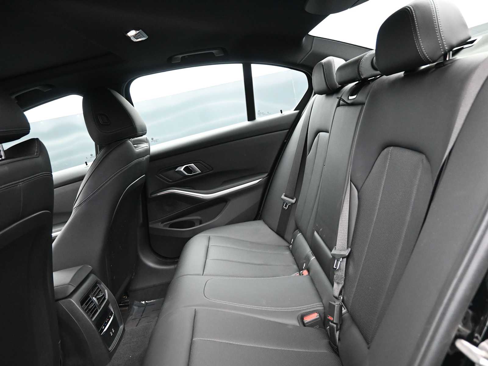 Thumbnail: 2024 BMW 3 Series - 14