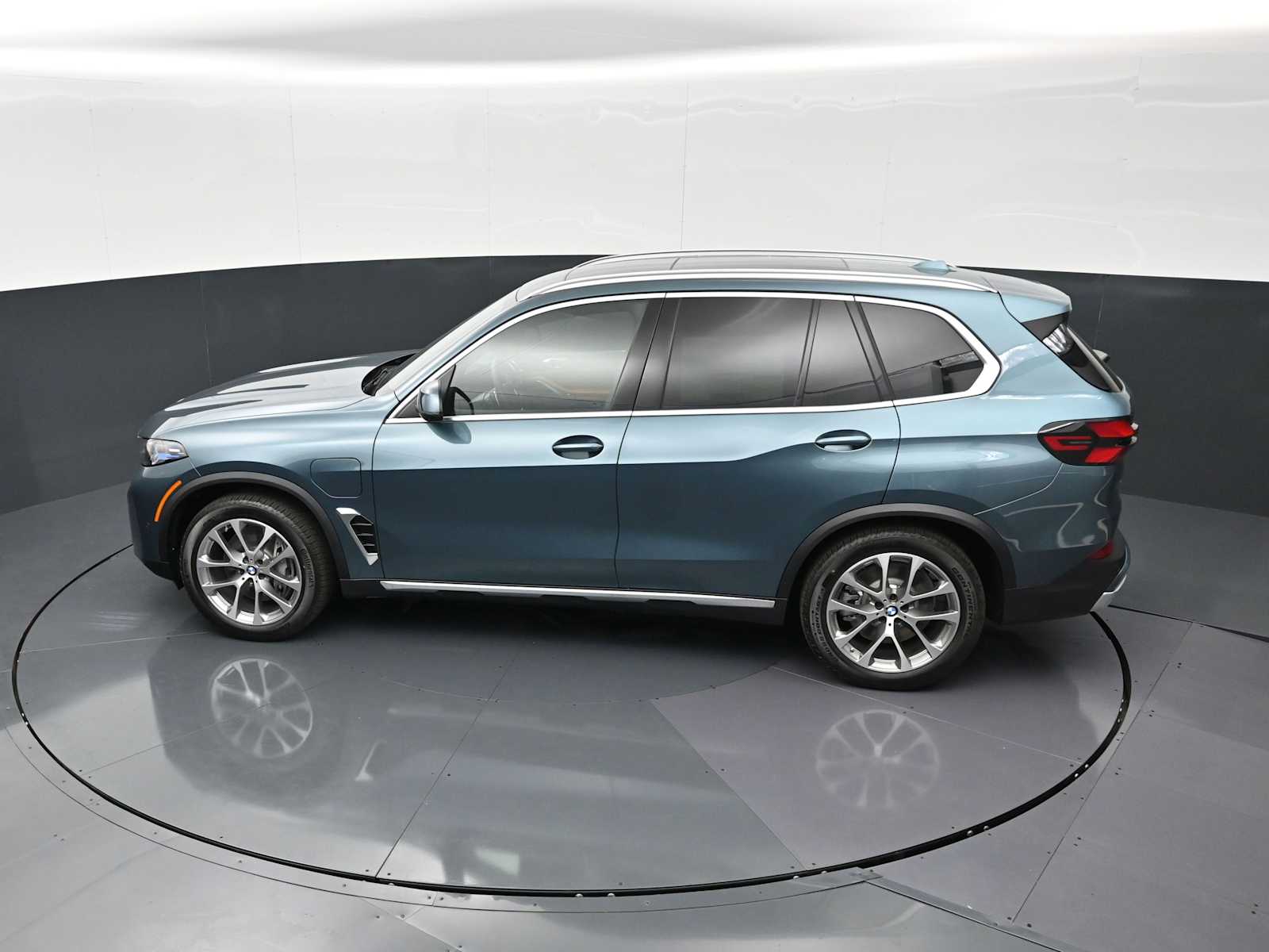 Thumbnail: 2026 BMW X5 - 24
