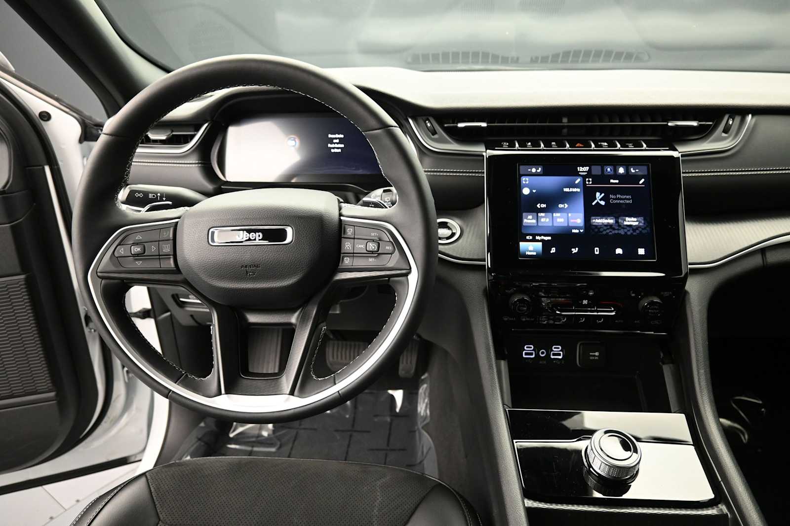 Thumbnail: 2024 Jeep Grand Cherokee L - 16