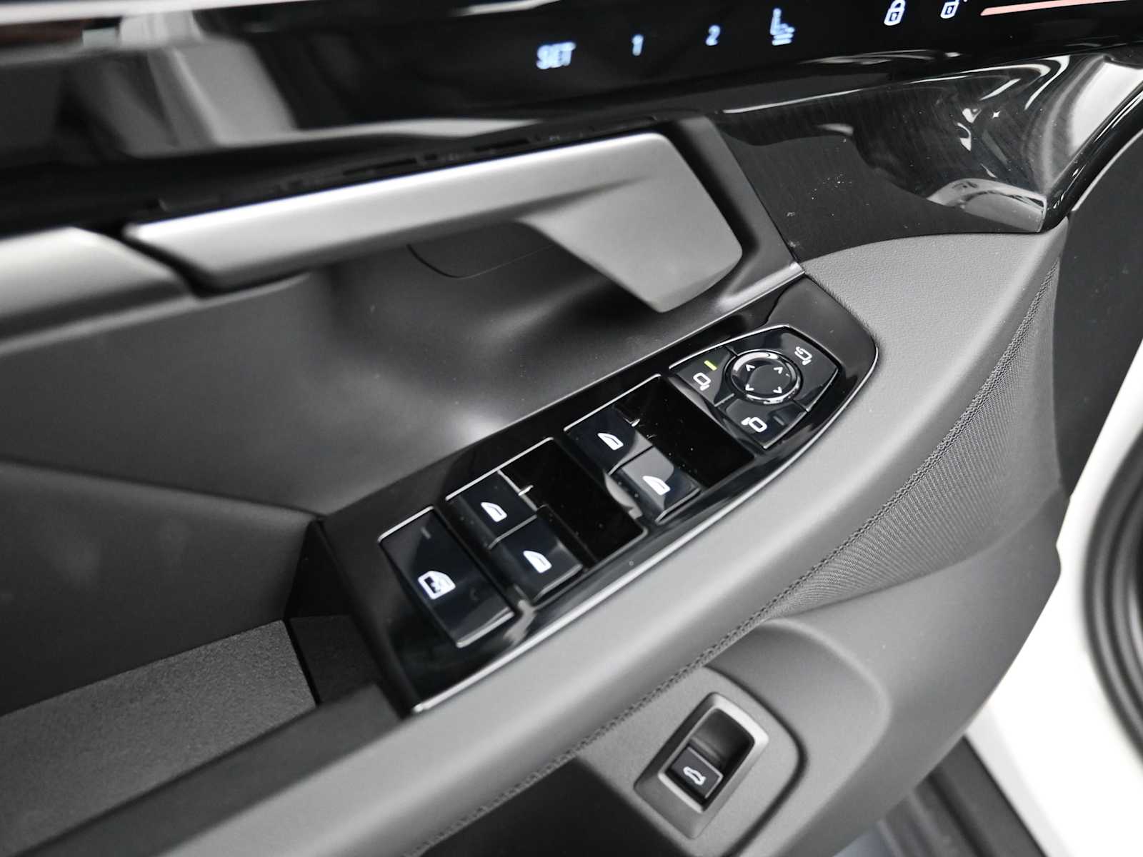 Thumbnail: 2026 BMW 5 Series - 8