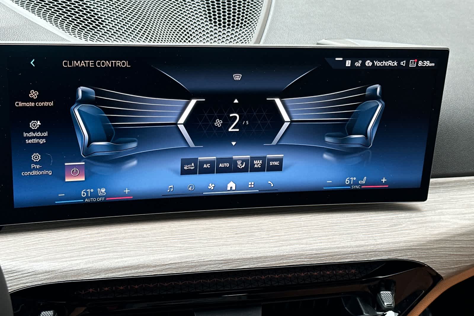 Thumbnail: 2025 BMW 3 Series - 23