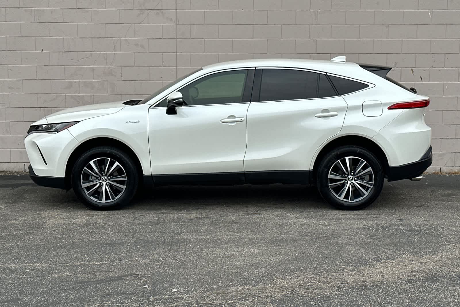 Thumbnail: 2021 Toyota Venza - 9