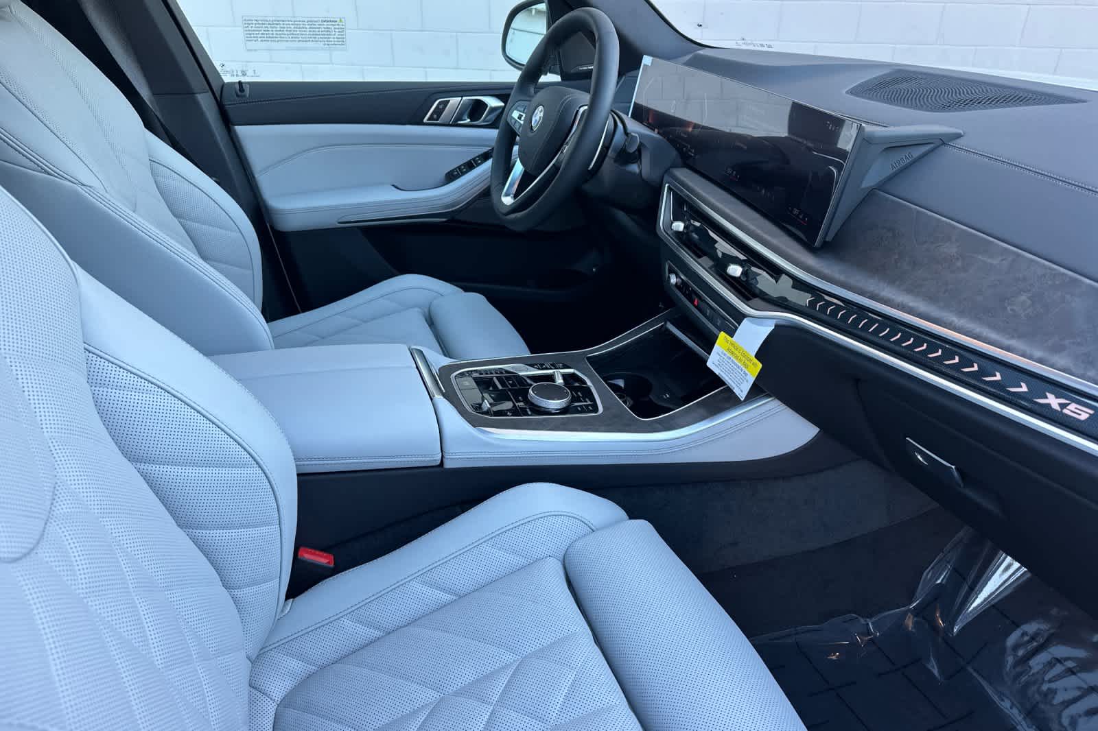 Thumbnail: 2026 BMW X5 - 18