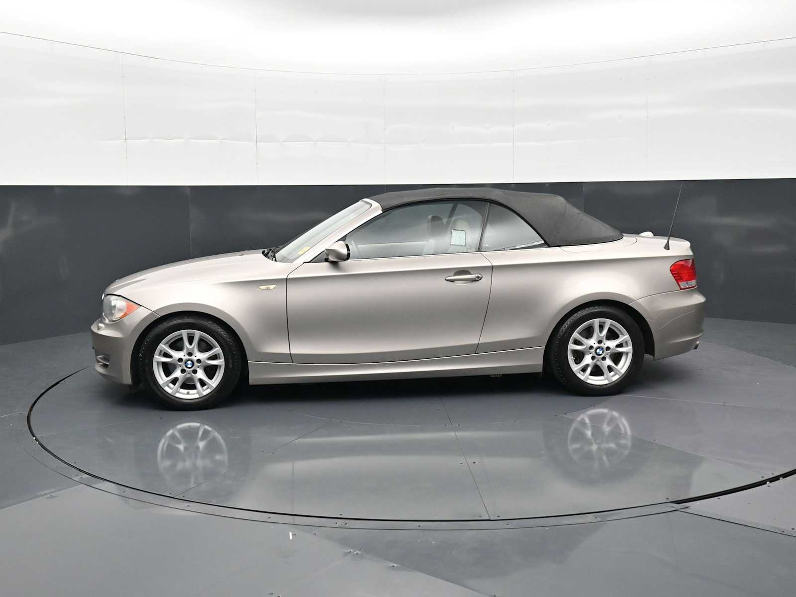 Thumbnail: 2008 BMW 1 Series - 8