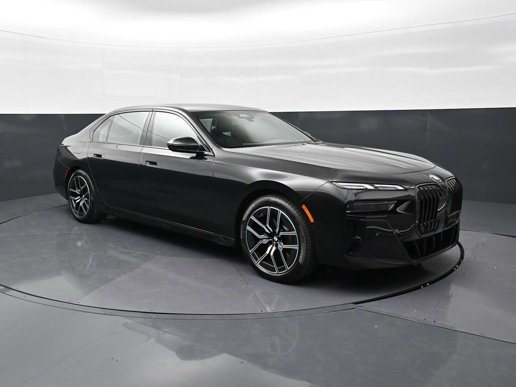New 2026 BMW 740i Sedan
