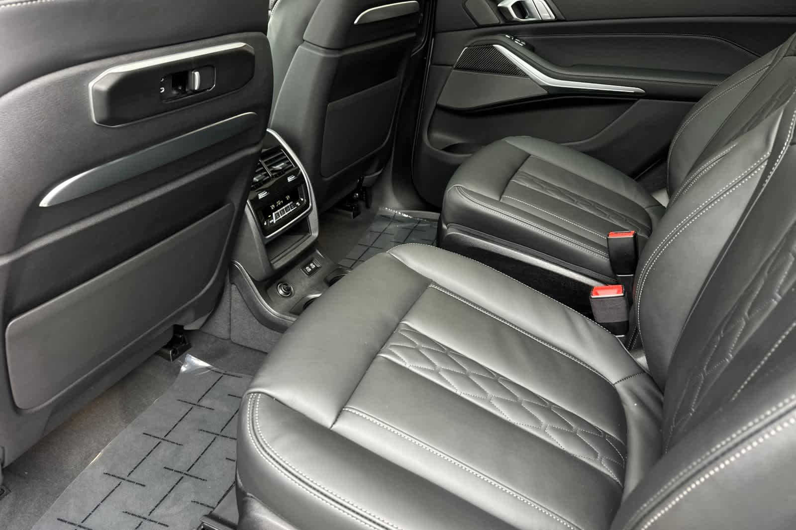 2025 Bmw X7 M60i photo 4