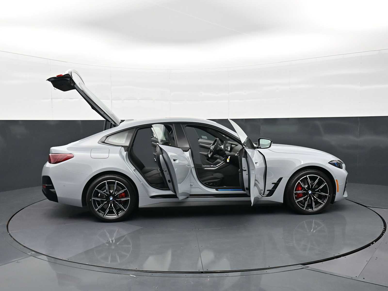 Thumbnail: 2026 BMW i4 - 35