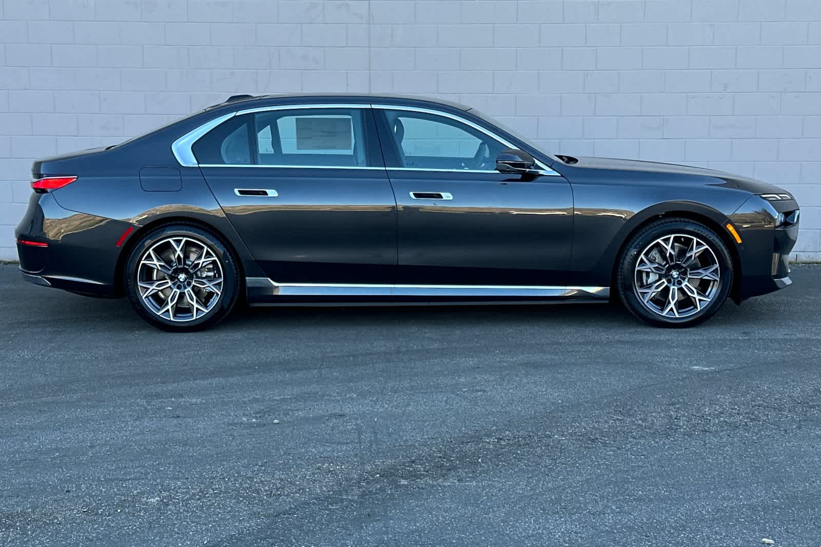 Thumbnail: 2025 BMW i7 - 8