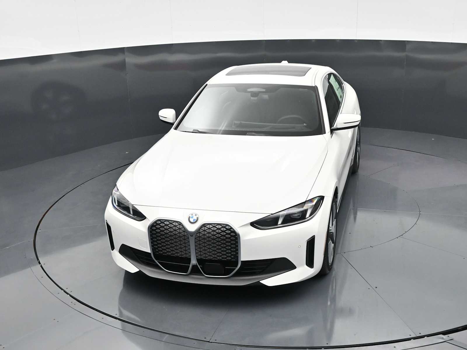 Thumbnail: 2026 BMW i4 - 18