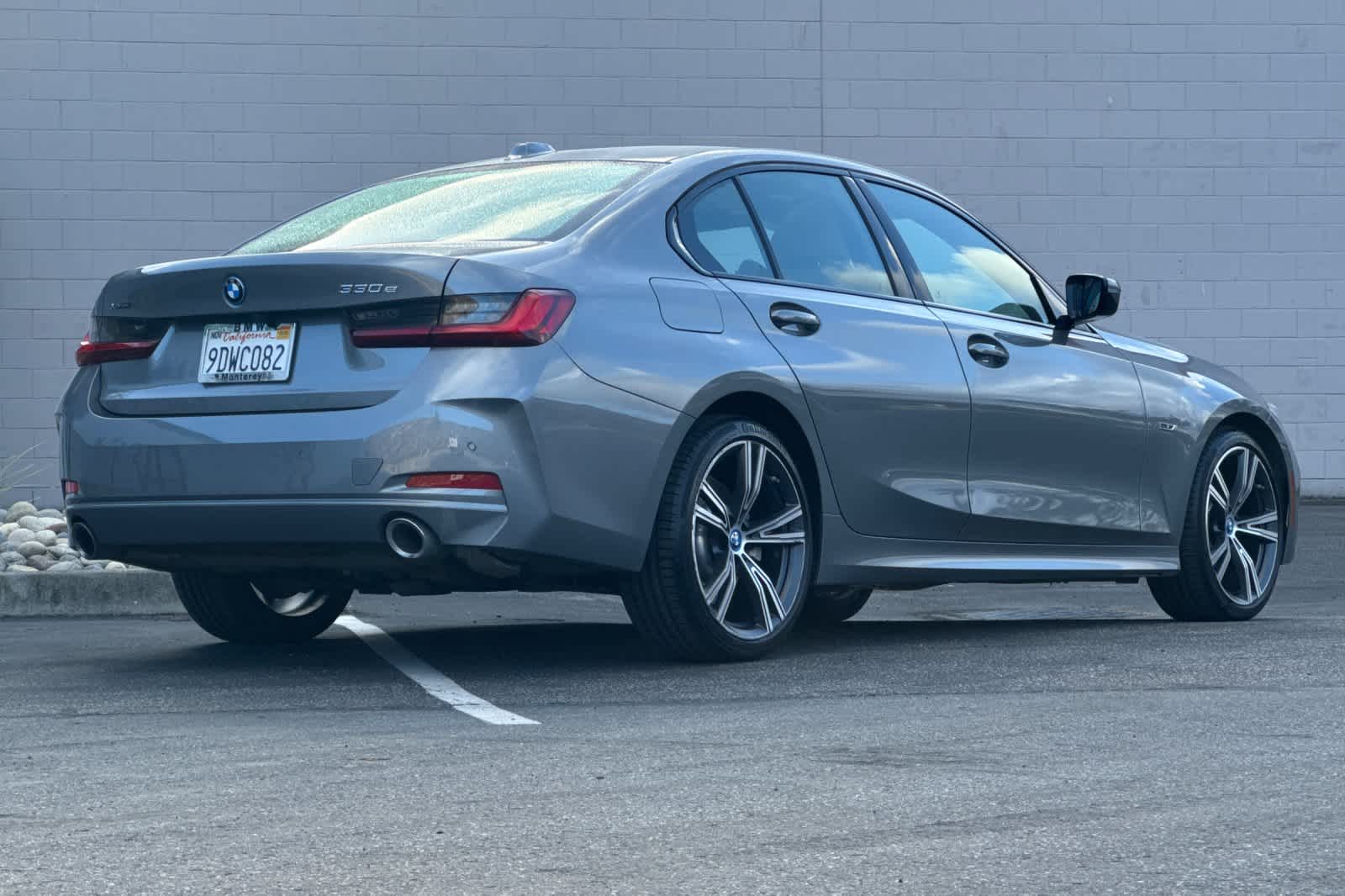 2023 Bmw 330e xDrive photo 2