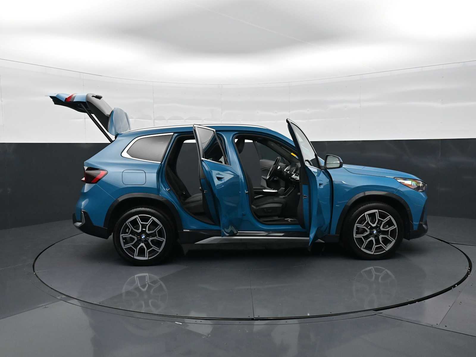 2025 BMW X1 28i - Photo 35