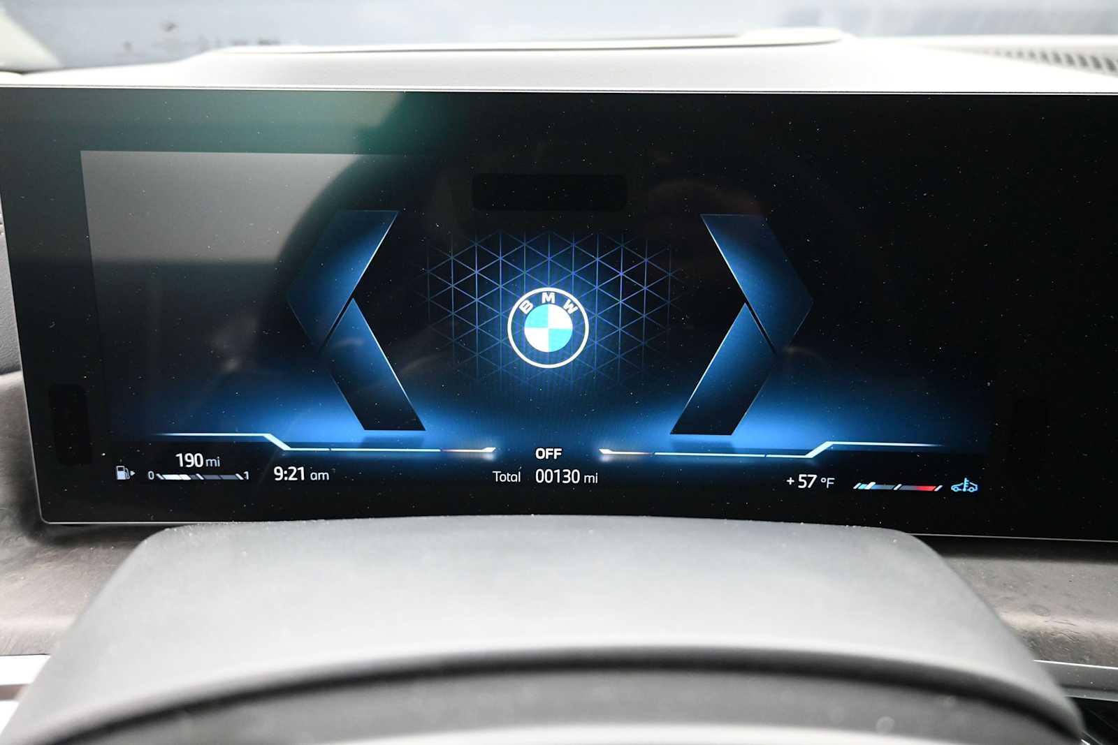Thumbnail: 2026 BMW X7 - 13