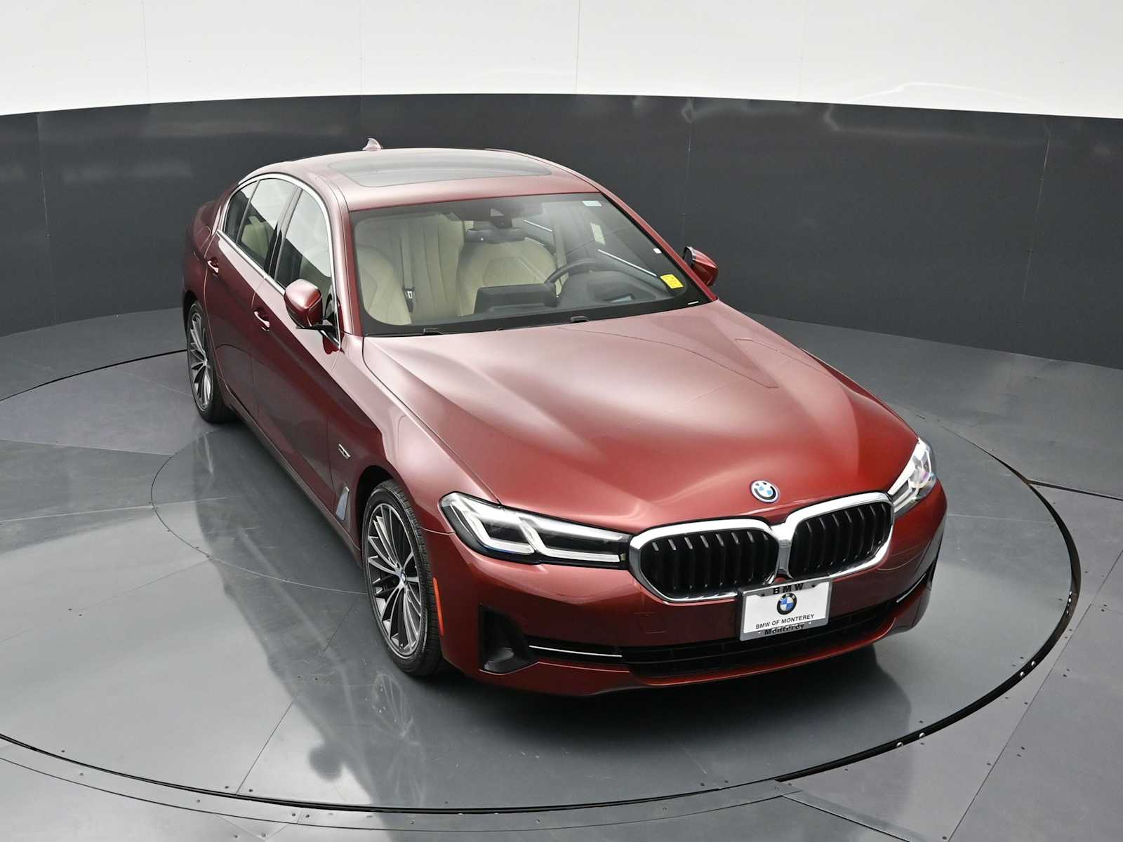 Thumbnail: 2023 BMW 5 Series - 17