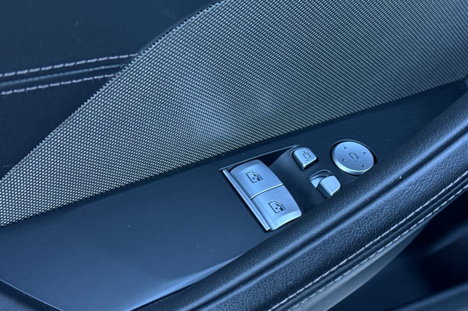 Thumbnail: 2023 BMW 8 Series - 13