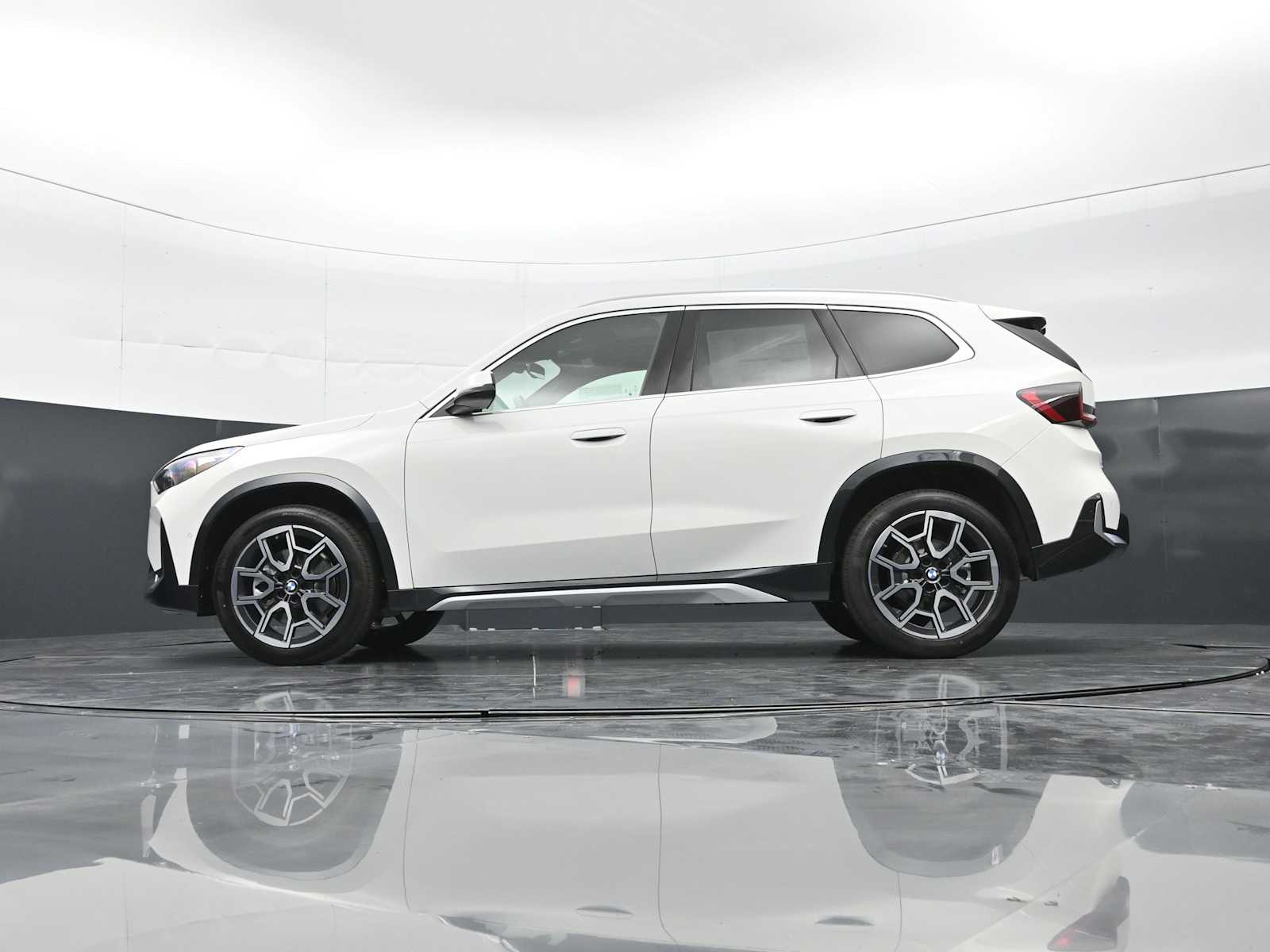 Thumbnail: 2026 BMW X1 - 32