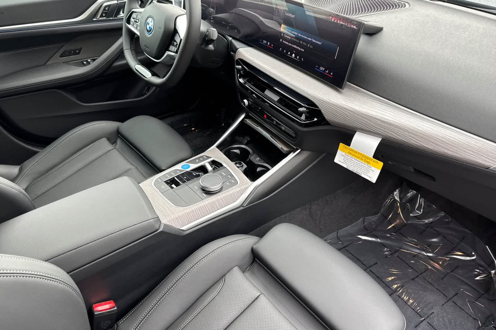 Thumbnail: 2025 BMW i4 - 17