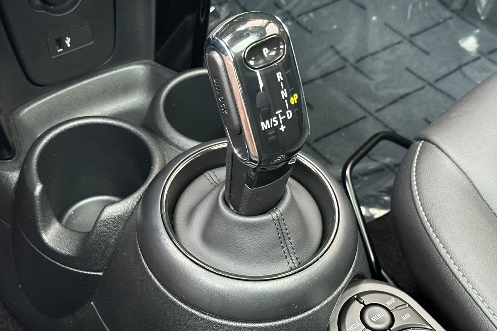 Thumbnail: 2024 MINI Cooper Hardtop - 23