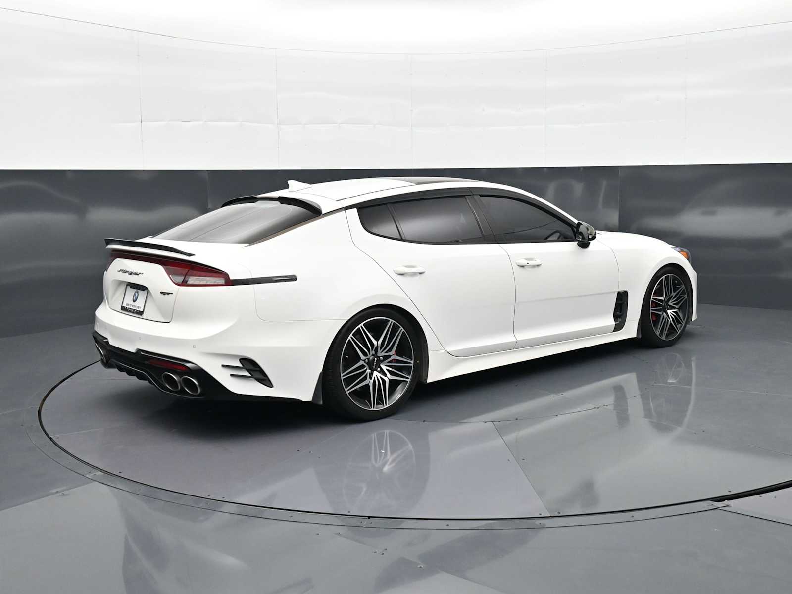 2022 Kia Stinger GT1 - Photo 4