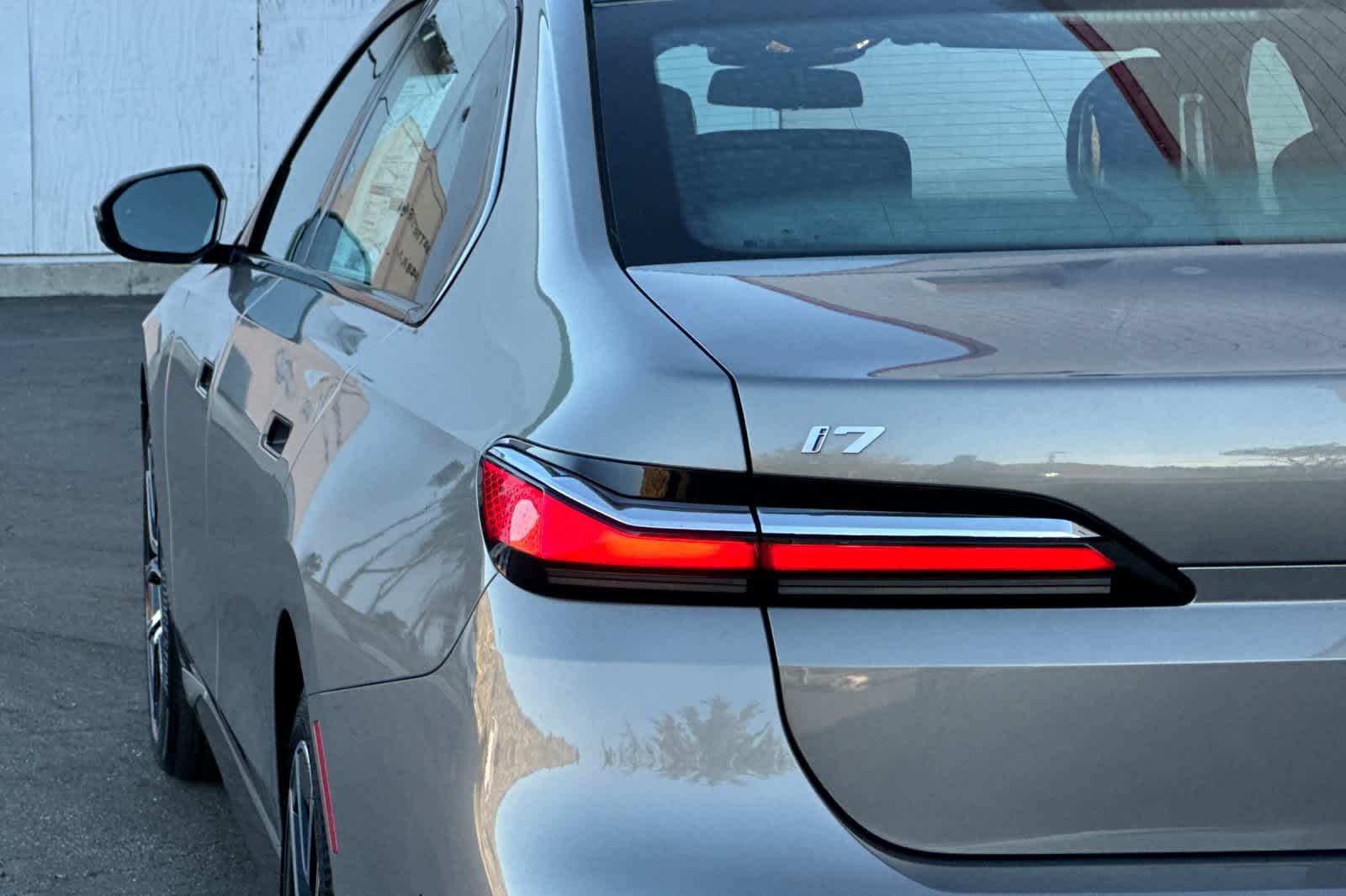 Thumbnail: 2025 BMW i7 - 11