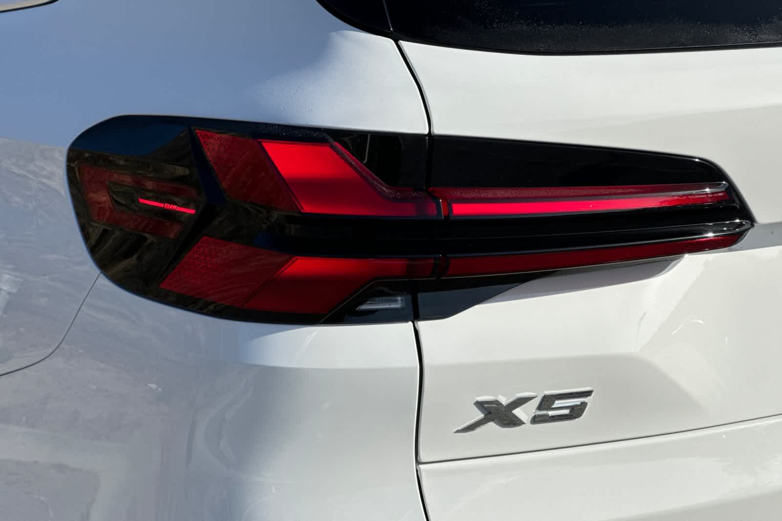 Thumbnail: 2026 BMW X5 - 11