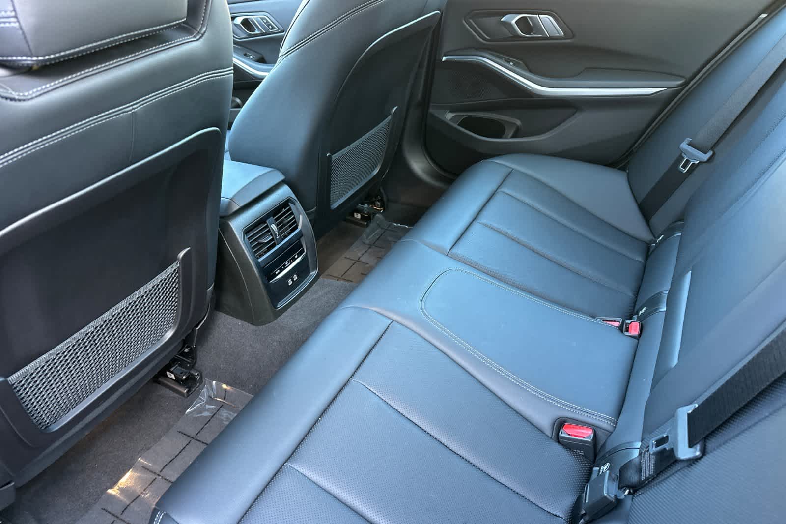 Thumbnail: 2023 BMW 3 Series - 4