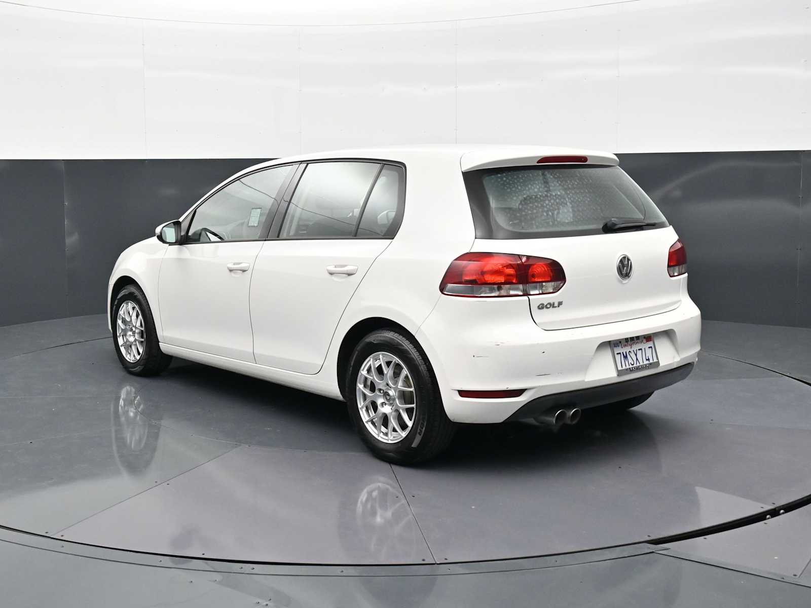 Thumbnail: 2010 Volkswagen Golf - 7