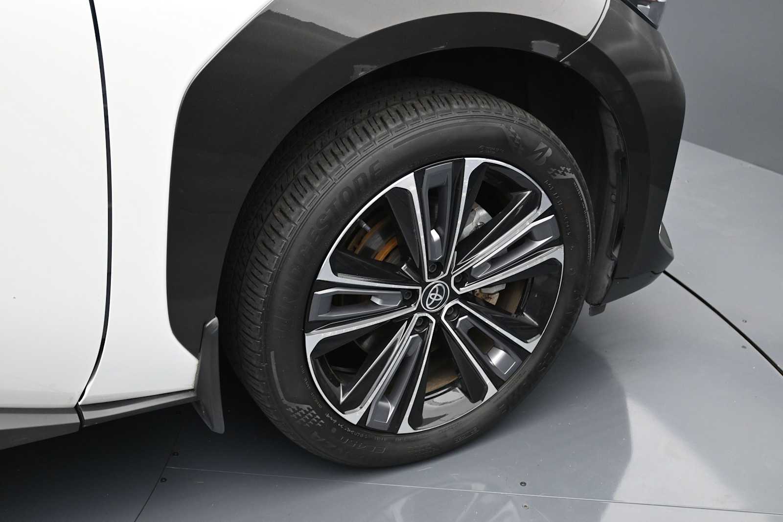 2023 Toyota bZ4X Limited - Photo 20