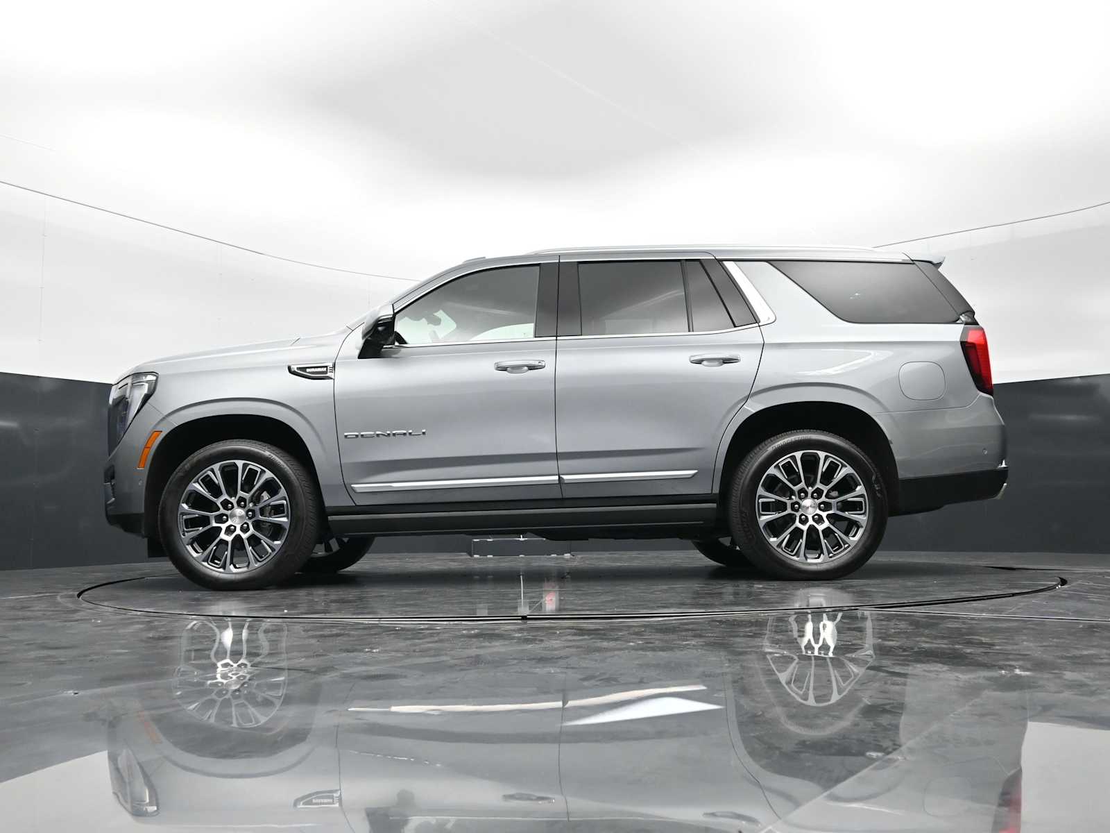 Thumbnail: 2025 GMC Yukon - 32
