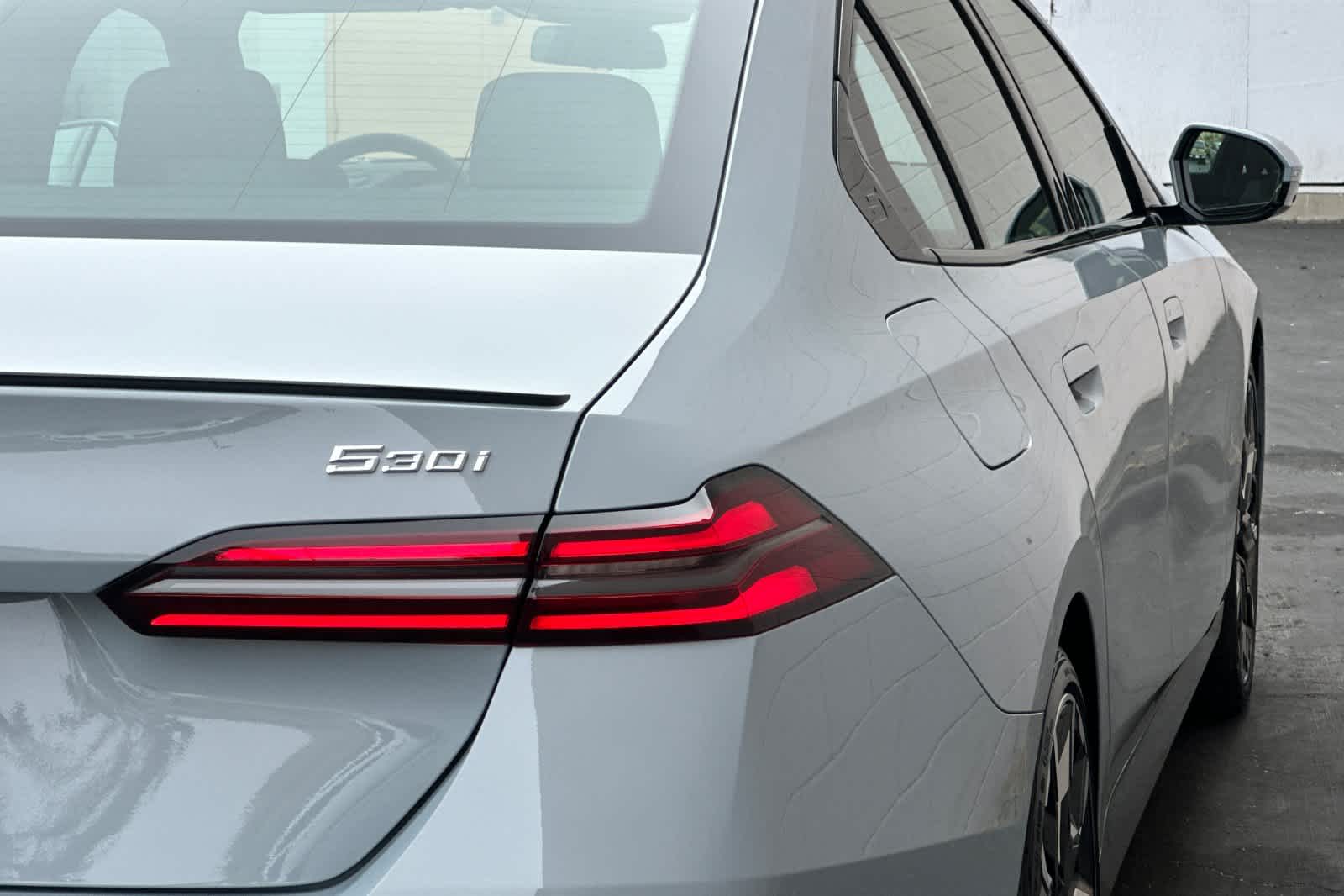 Thumbnail: 2024 BMW 5 Series - 11