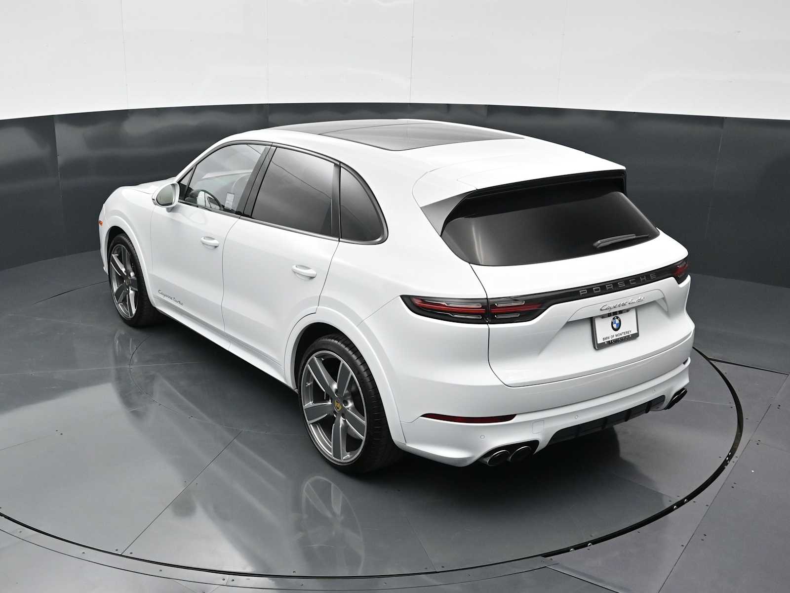 Thumbnail: 2021 Porsche Cayenne - 21