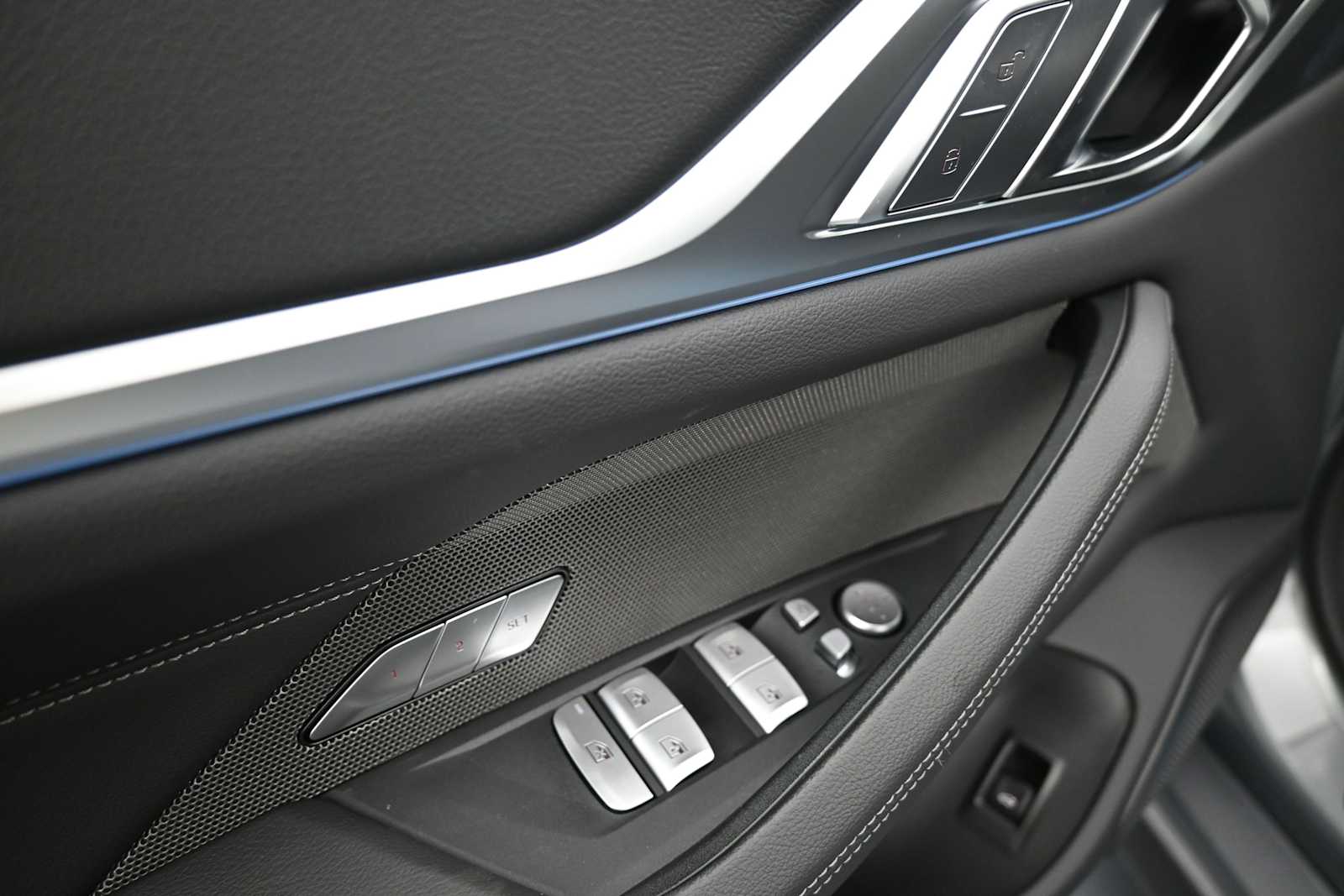 Thumbnail: 2026 BMW i4 - 9