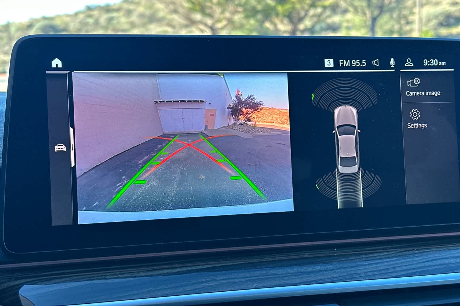 Thumbnail: 2023 BMW 5 Series - 22